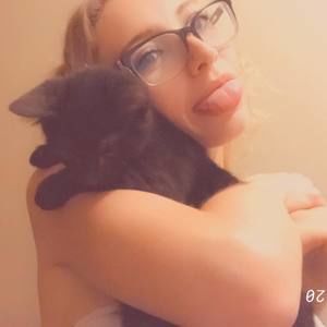 Meet your Posher, Alicia